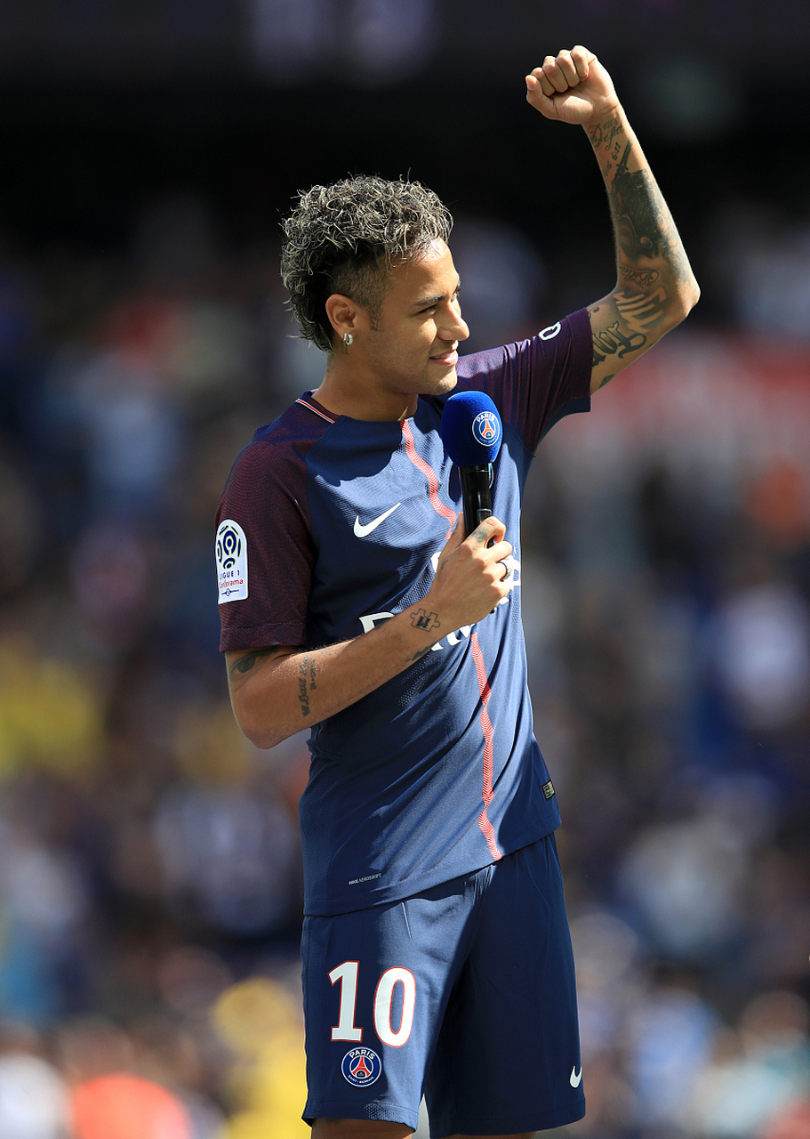 九游账号-内马尔晃飞门将视频